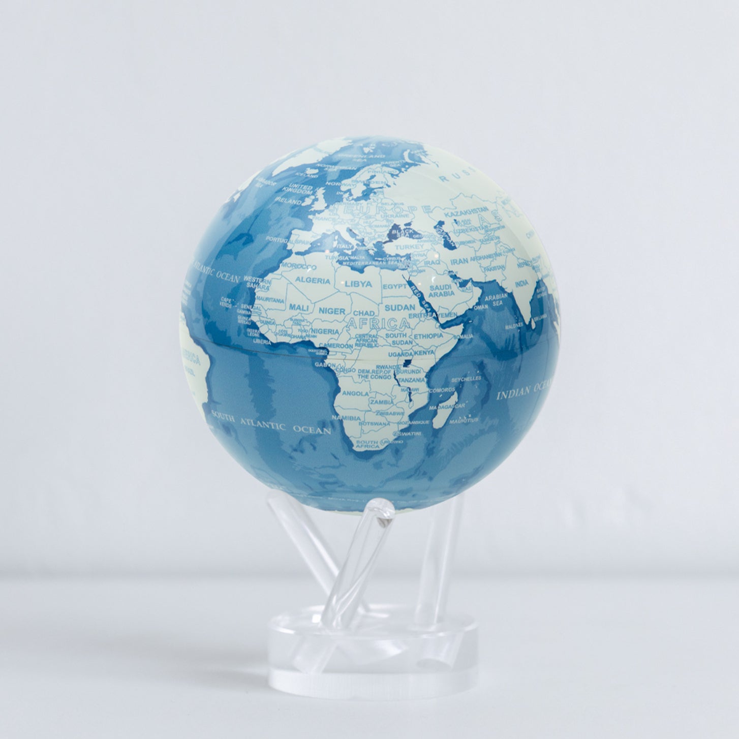 SKY BLUE AND WHITE GLOBE | MOVA UK