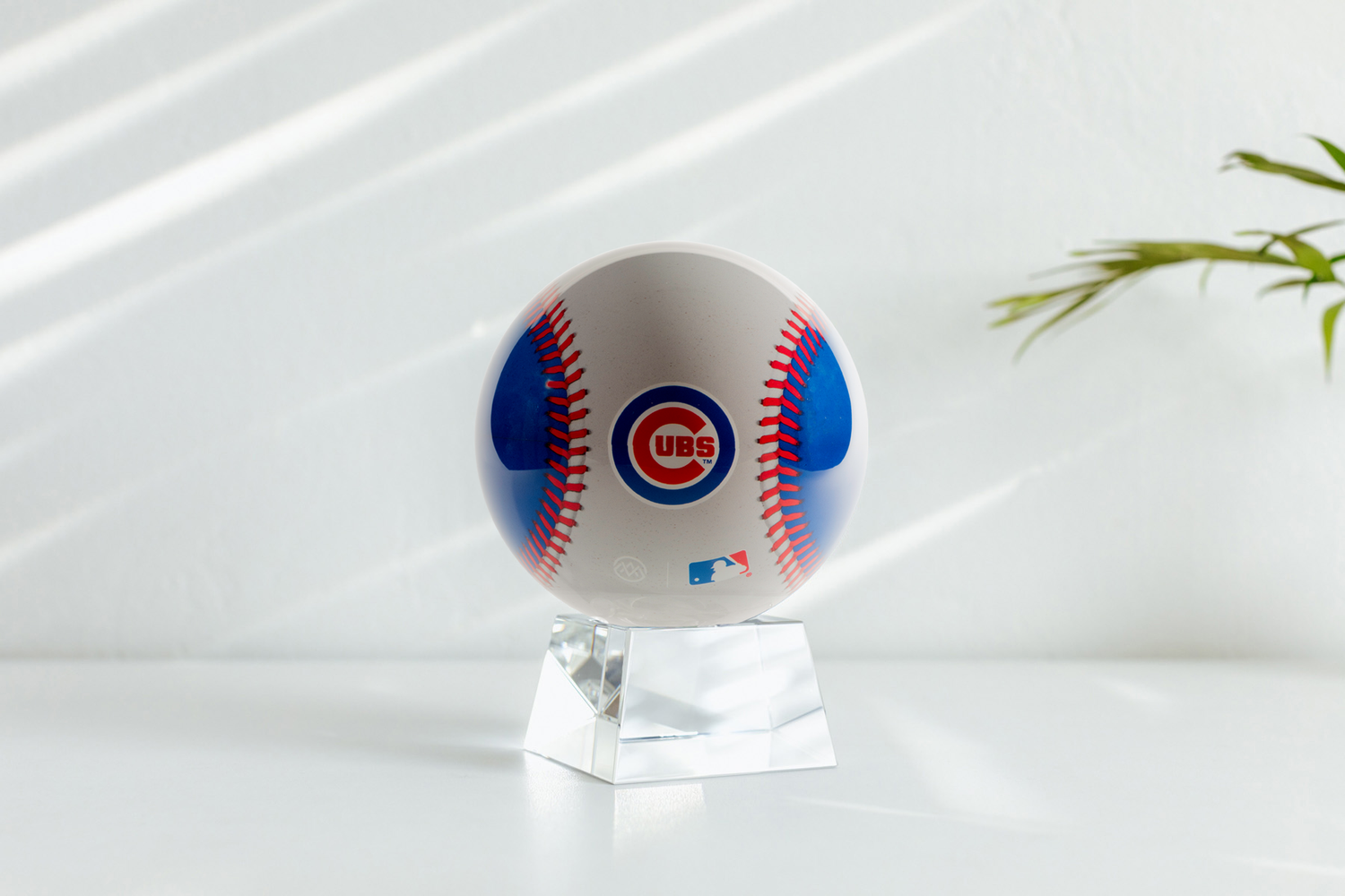 MLB® CUBS™ GLOBE ( Region Limit) | Turns using ambient light - movaglobes.store