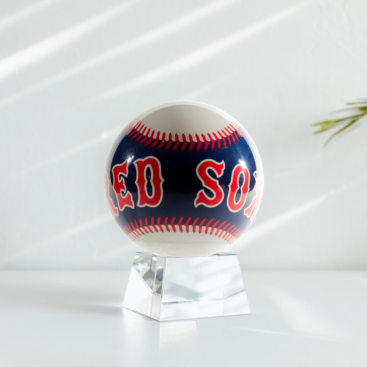 MLB® CUBS™ GLOBE ( Region Limit) | Turns using ambient light  - movaglobes.store
