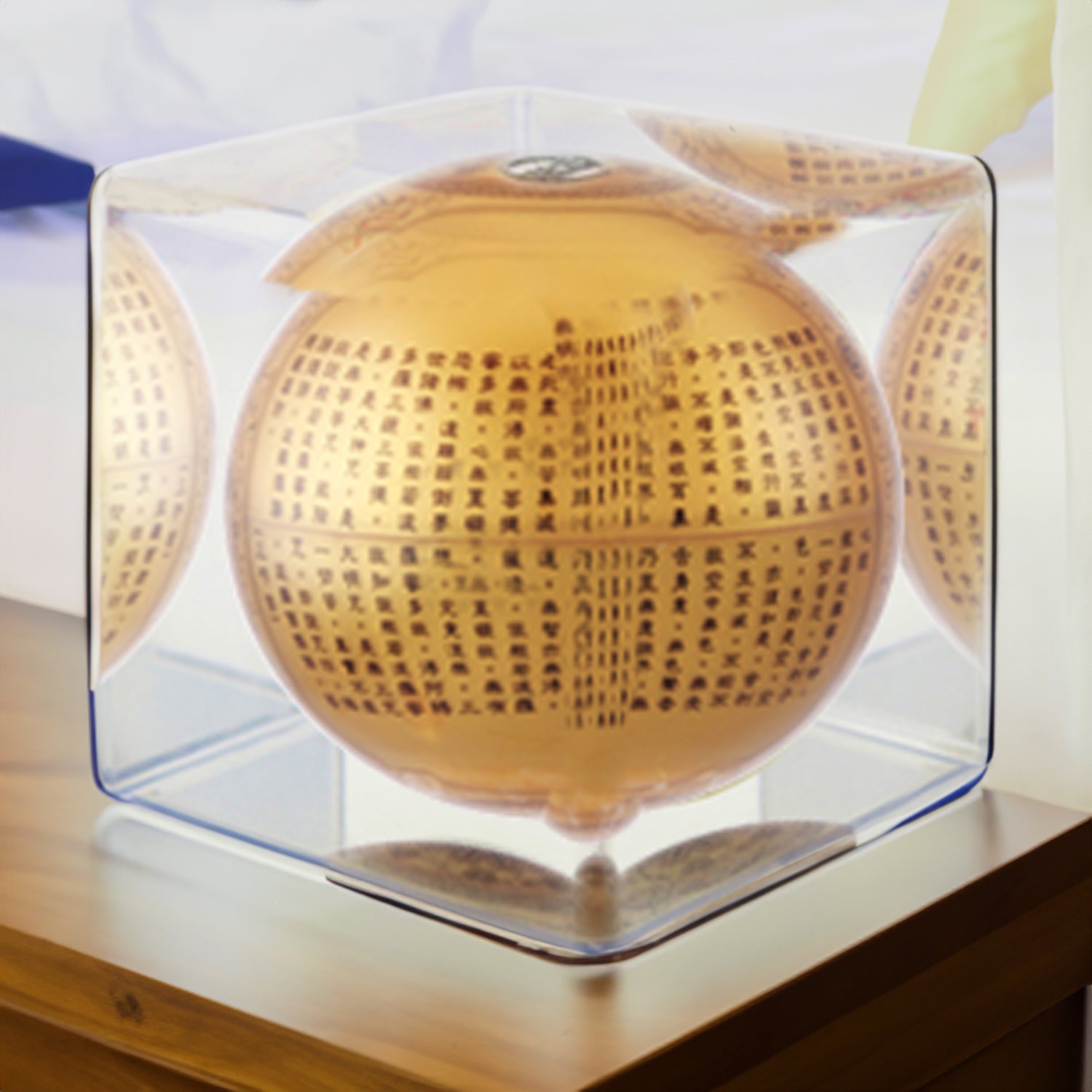 HEART SUTRA GOLD CUBE | Hidden magnets provide movement - movaglobes.store