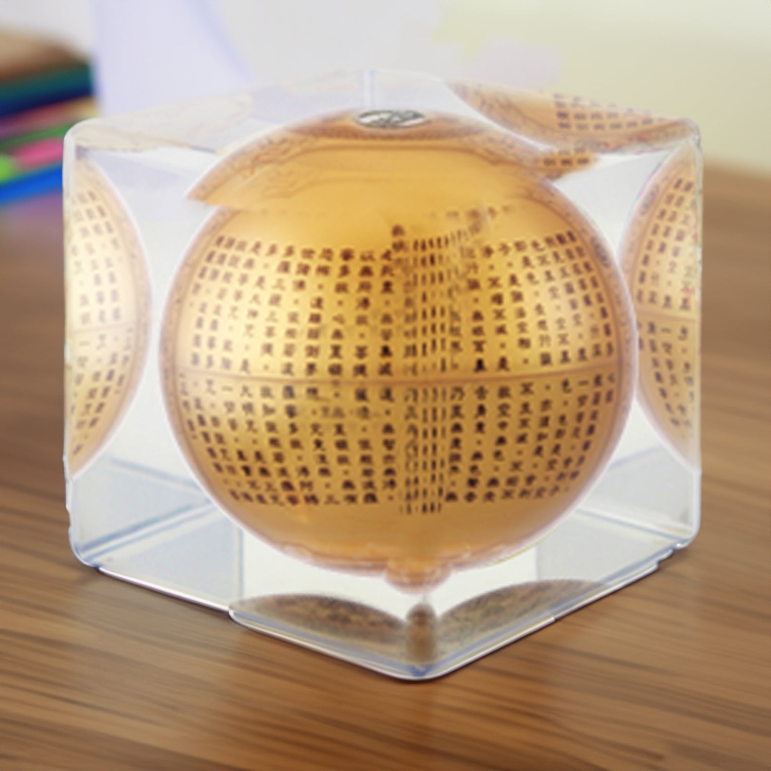 HEART SUTRA GOLD CUBE | Turns using ambient light - movaglobes.store