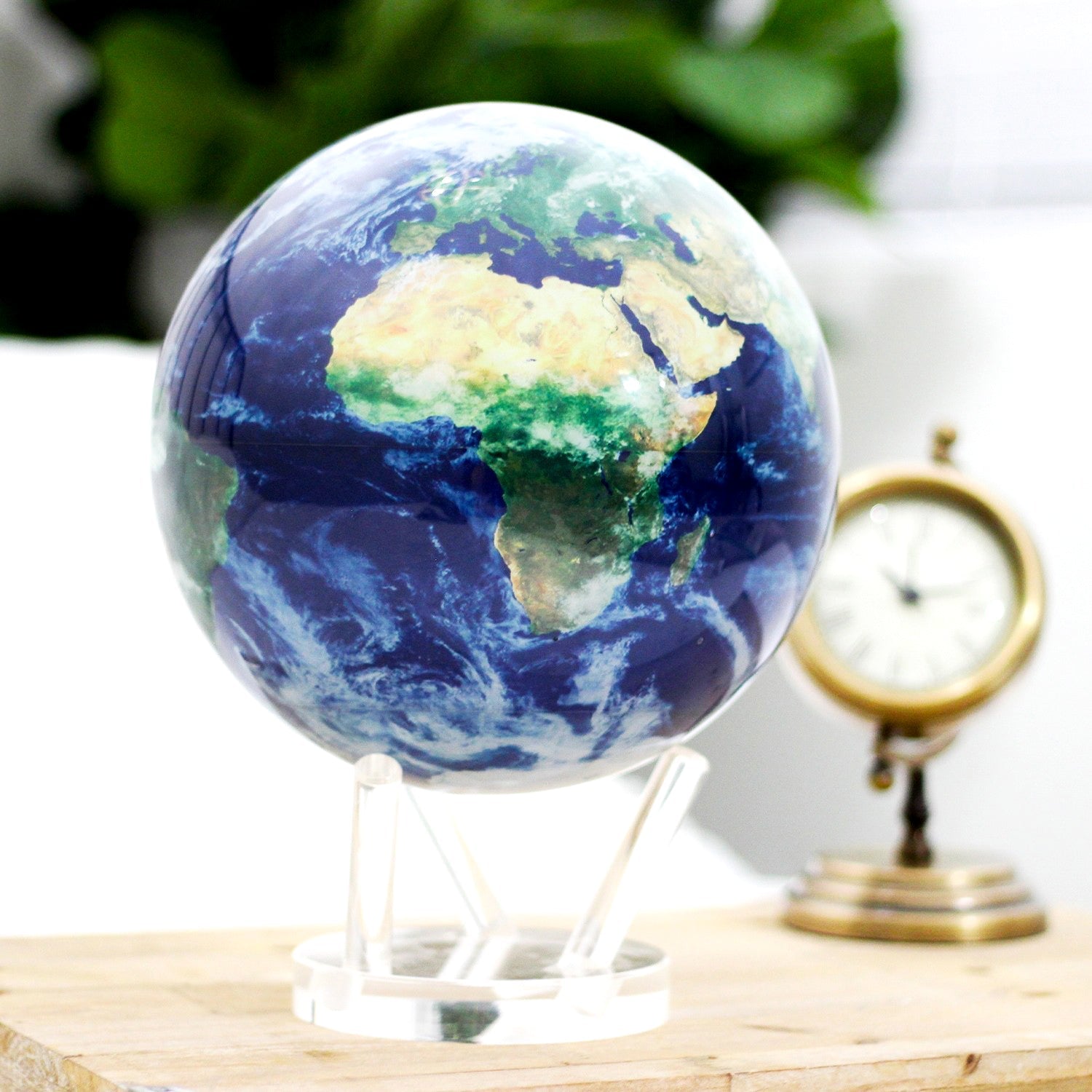 EARTH WITH CLOUDS GLOBE | details - MOVA UK